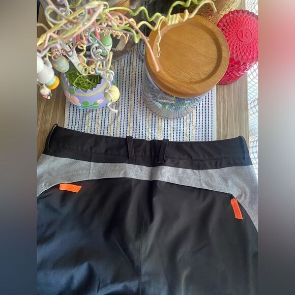 Fabletics Womens Snow Ski Pants Black/ Gray Sz 8 Lined  Kick Flare Zipper - Picture 7 of 17